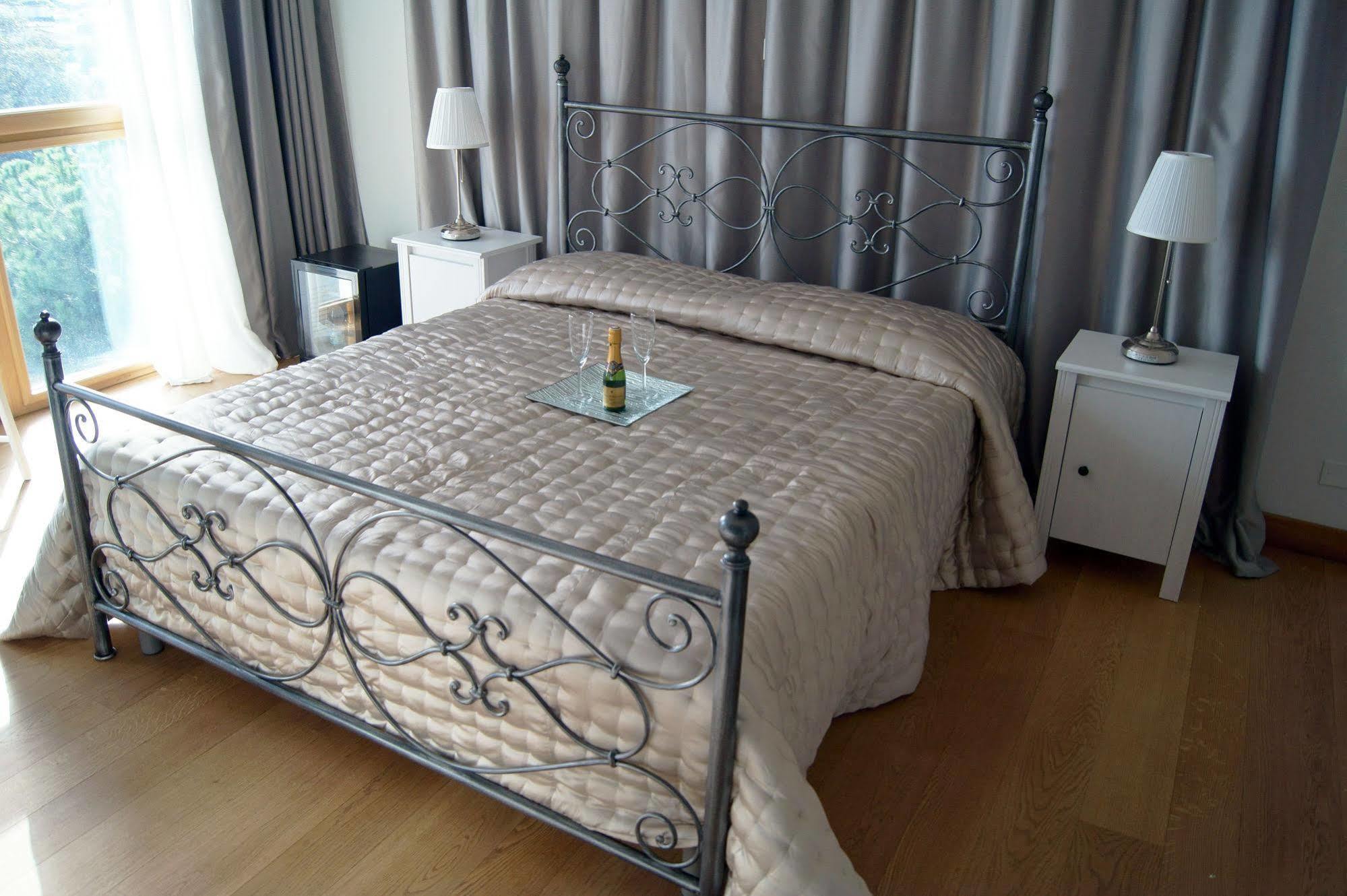 Baia Di Ognina Bed & Breakfast CTA Exterior photo