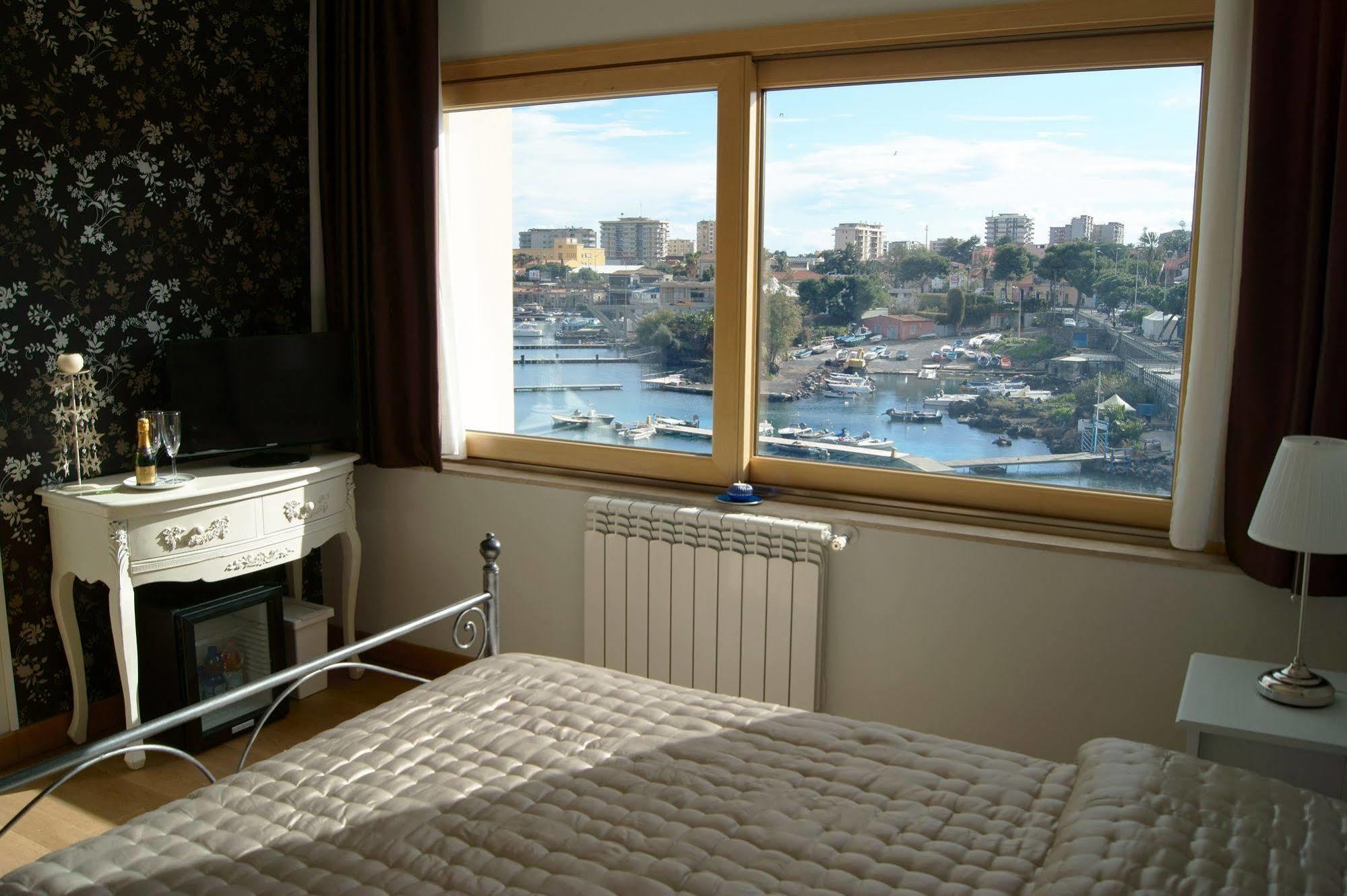 Baia Di Ognina Bed & Breakfast CTA Exterior photo